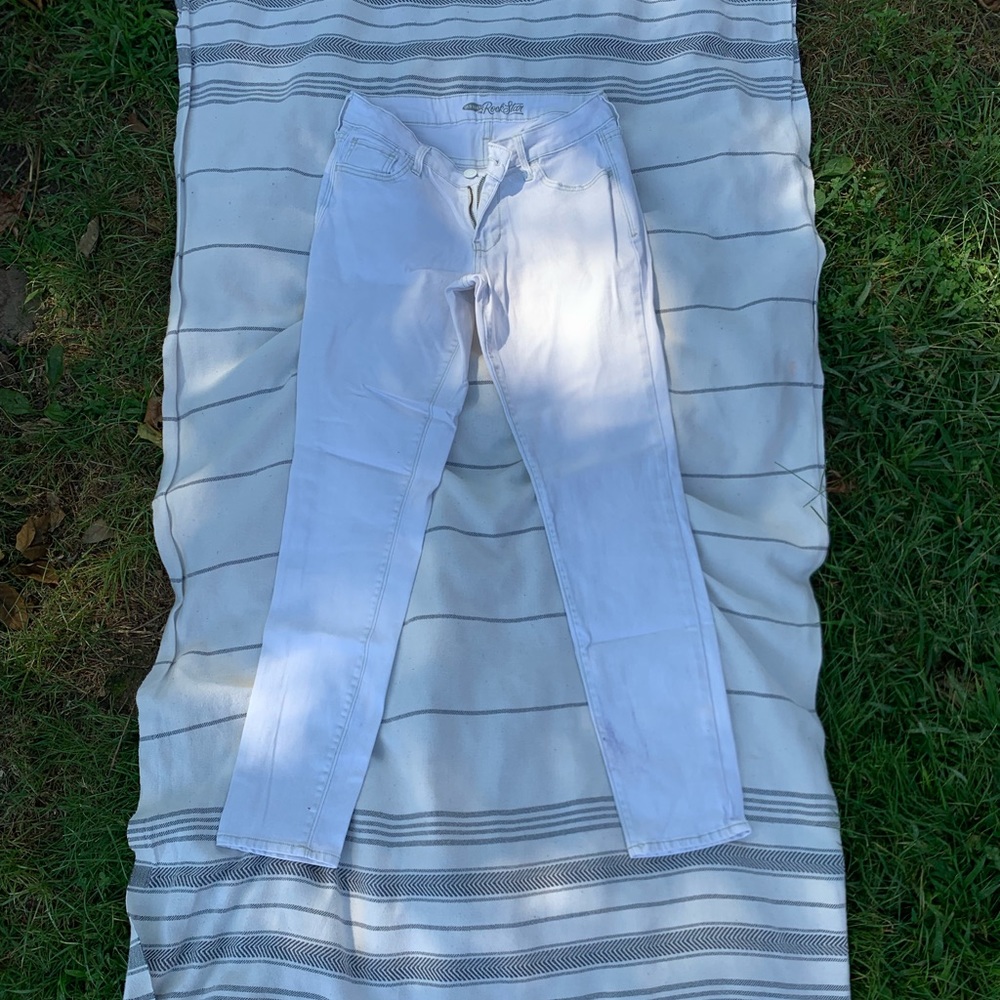 White Old Navy Mid-Rise Rockstar Shimmer Jeans
